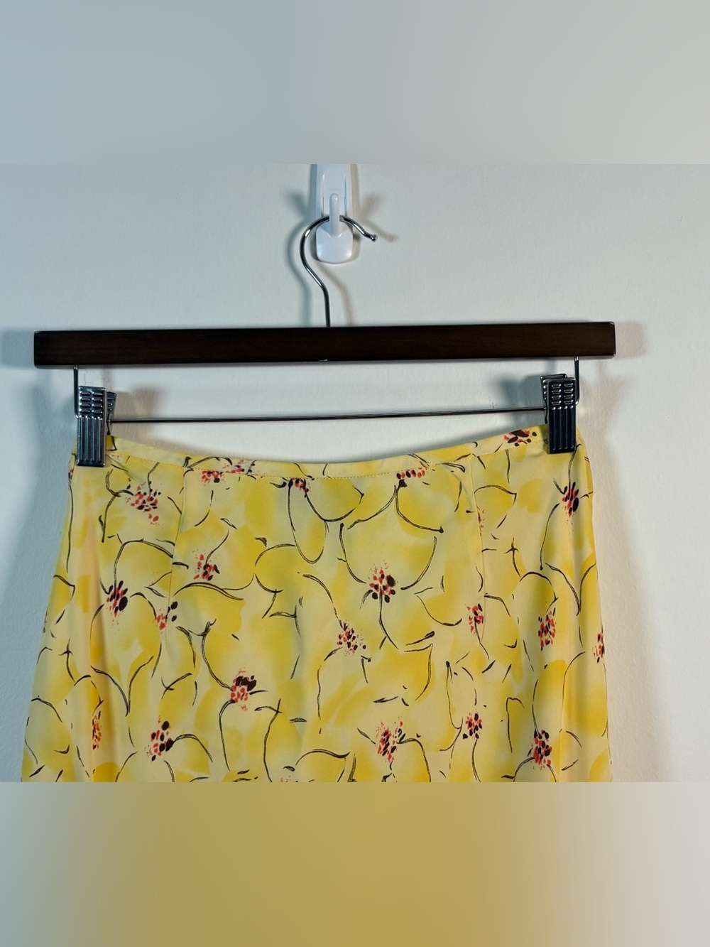 Ann Taylor 100% Silk Yellow Floral Midi Skirt Fluted Hem Size 6 - Picture 9 of 11